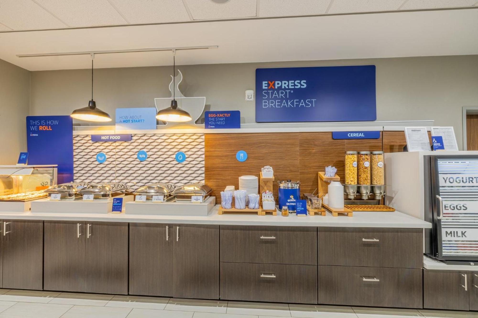 Holiday Inn Express & Suites - Lindale By Ihg Exteriör bild