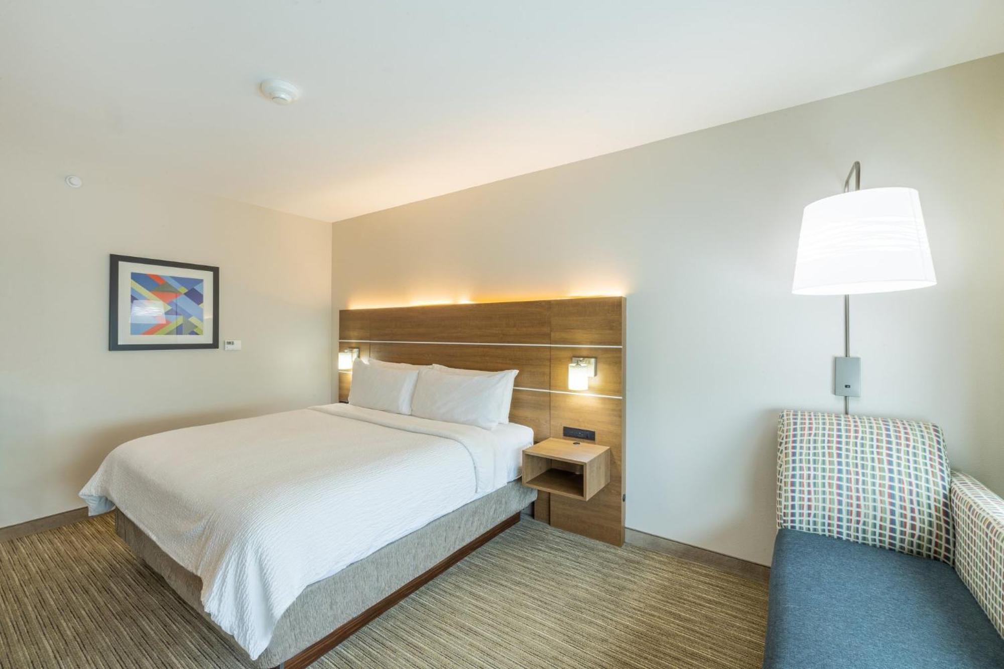 Holiday Inn Express & Suites - Lindale By Ihg Exteriör bild