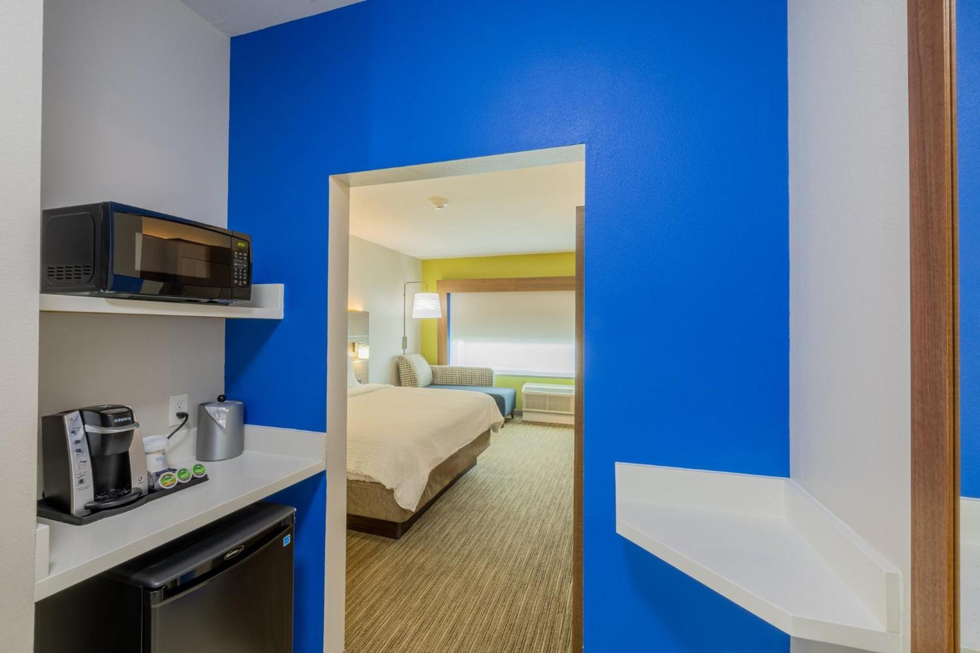 Holiday Inn Express & Suites - Lindale By Ihg Exteriör bild